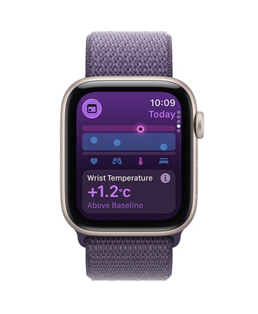 Apple Watch SE 3, aluminijsko kućište zvjezdano bijele boje, pokazatelji temperature zapešća, Digital Crown s desne strane, sportska narukvica boje ljubičaste magle