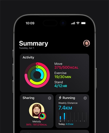 iPhone 17, zhrnutie v apke Kondícia, kruhy Aktivity, metriky pohybu, cvičenia a státia, zdieľanie aktivity s priateľmi, týždenné štatistiky behu, tréningová záťaž