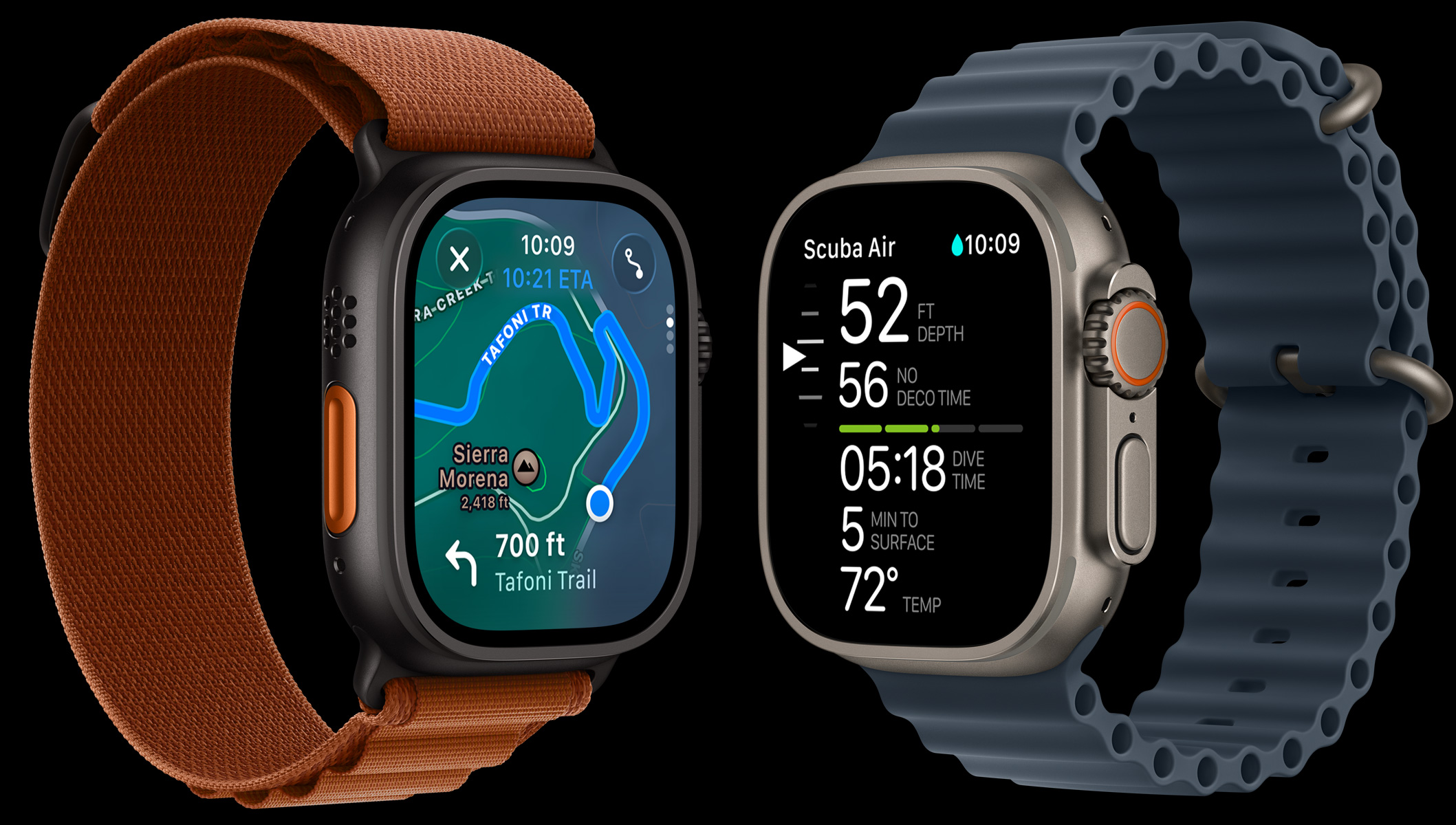 To Apple Watch Ultra 3-enheter med urkasser av svart og naturlig titan, Alpine Loop i terrakotta og Ocean Band i ankerblå viser et turstikart og dykkemålinger på skjermene.