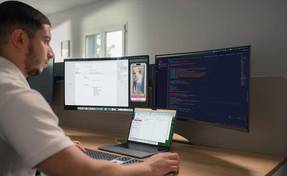 L’équipe de développement utilise Xcode sur MacBook:nbsp:Pro pour gérer les apps personnalisées de Tut Tut