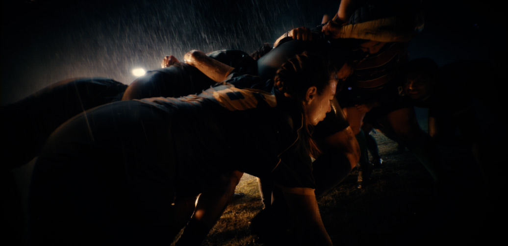 Ръгби мач на екрана на iPhone 17 Pro